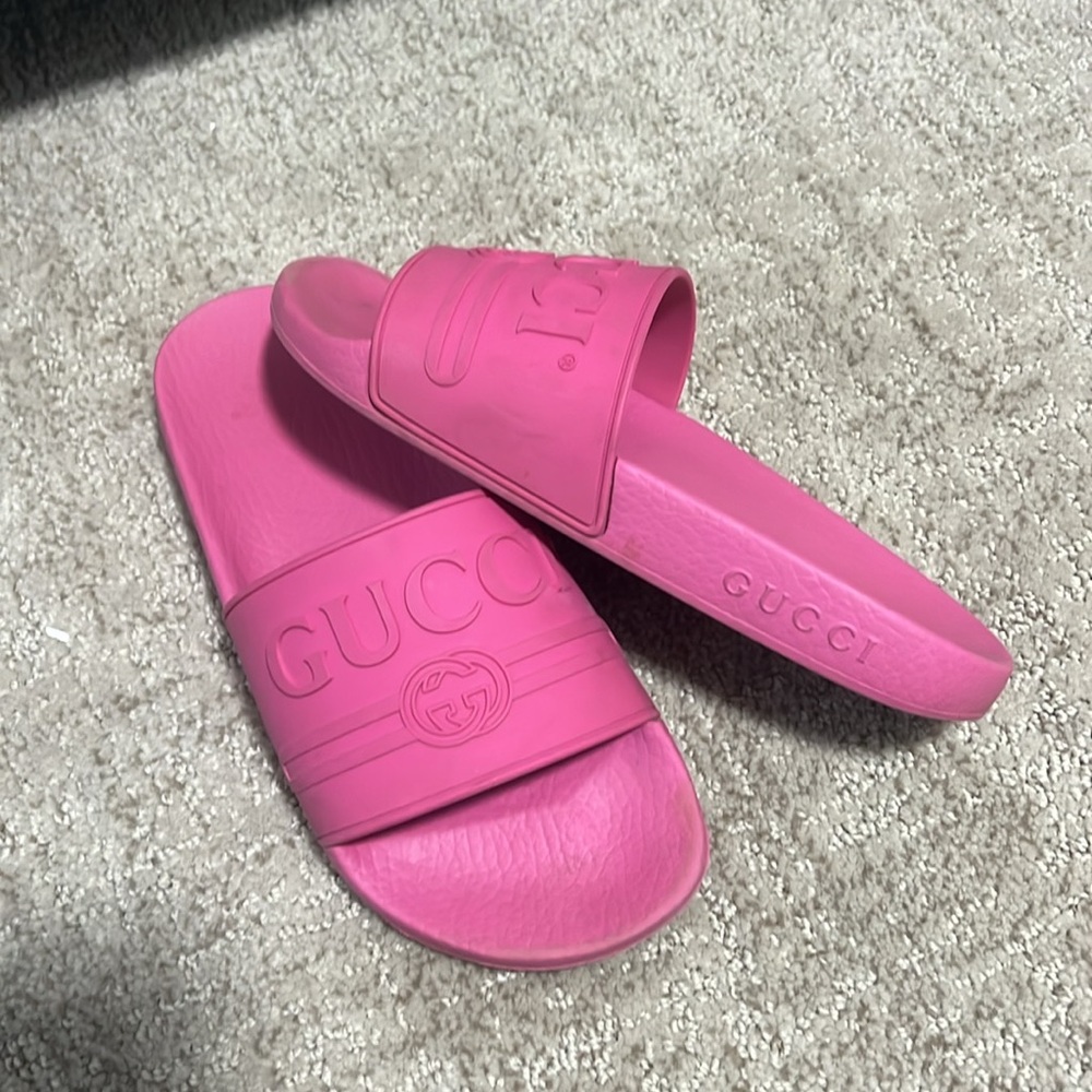 Gucci slide sandals size 6